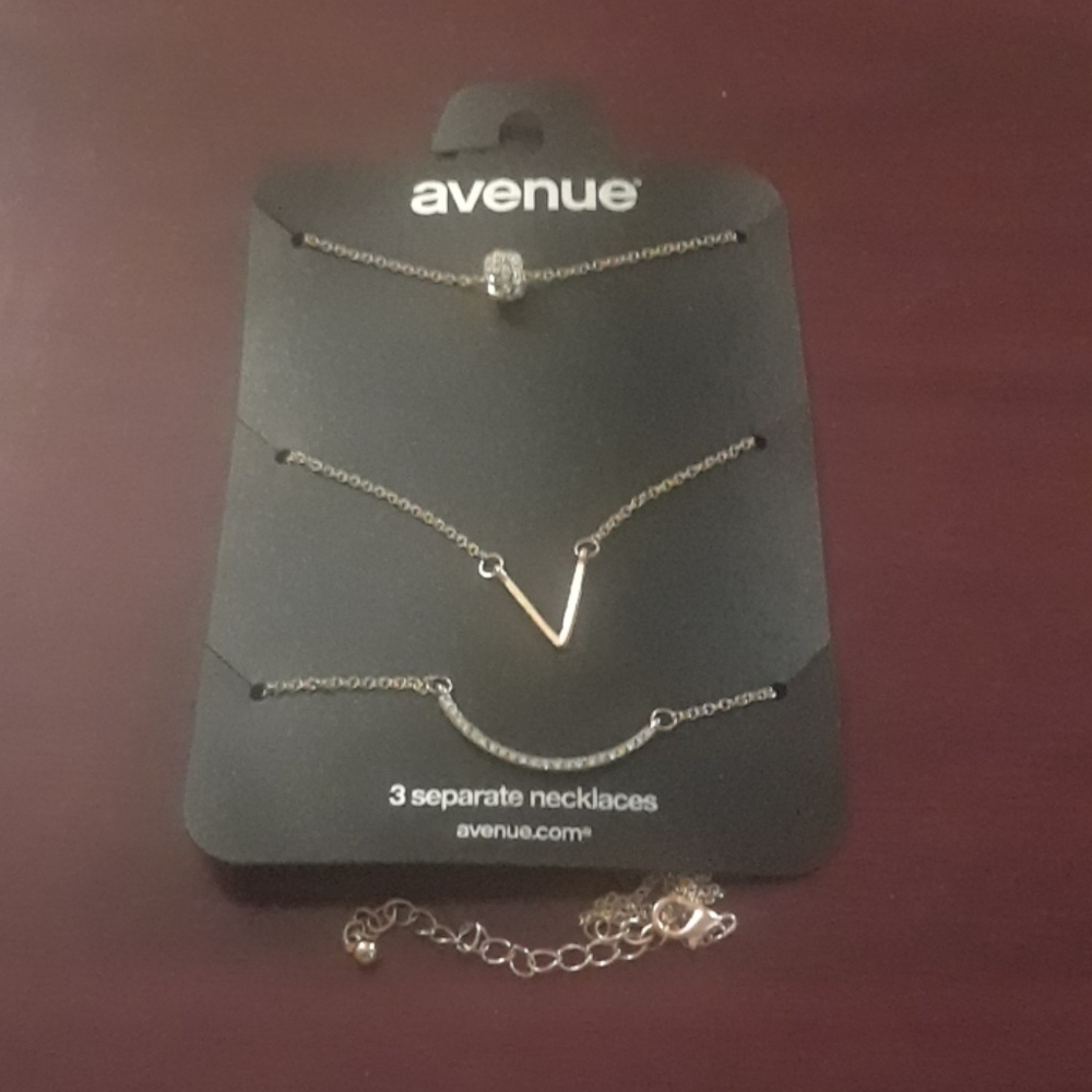 SOLD. NEW Avenue Necklaces bundle.